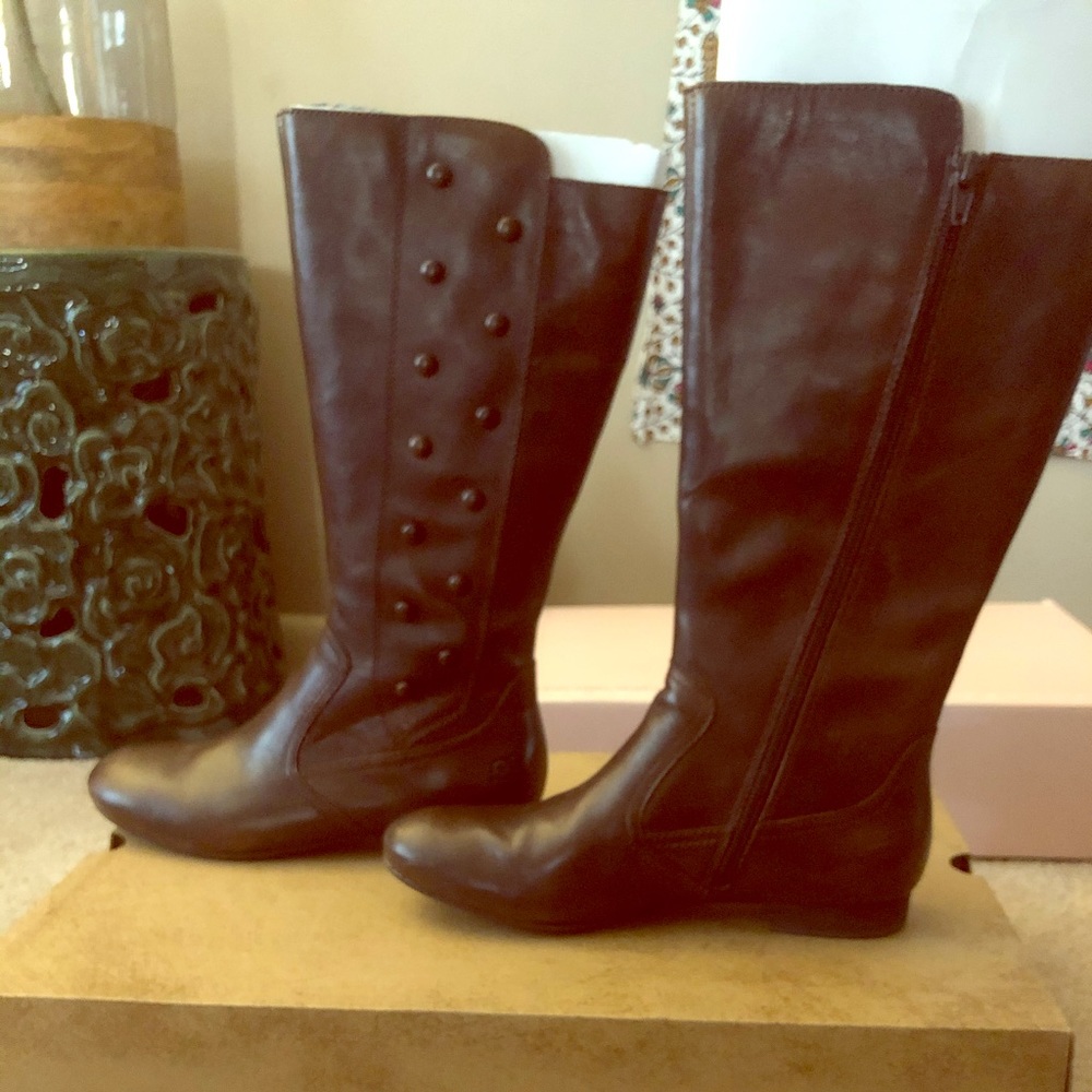 Born size 7.5 ladies boots